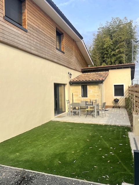 Leyran - 3 bedroom townhouse near Bordeaux