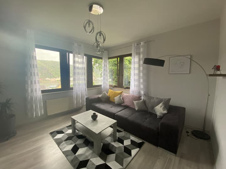 Sanierte, Ruhige Wohnung Mit Terrasse Und Ausblick - Sankt Goarshausen