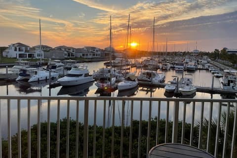 Beautiful & Spacious 4 bedroom Townhome