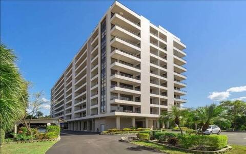 2 BR condo in Siesta Key w/ Private beach access