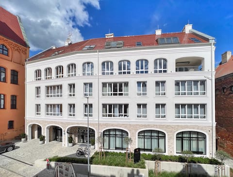 Top performing Airbnb: Kurkowa Apartments: 2 bedroom apartment in Śródmieście