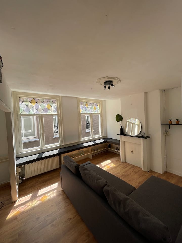 SUNNY & BRIGHT APARTMENT IN THE HEART OF THE CITY Condominiums for