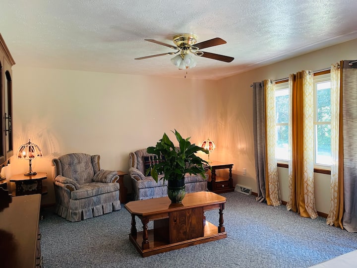 Comfy 3-bedroom Country House - Strasburg, VA