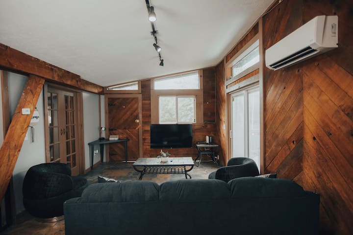 Umana's Cabin, Cozy, Comfy, 5+ Acres Of Land - Saugerties, NY