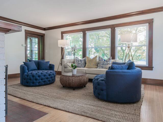 Beautiful Home in Highland Park-close to UofR gallery image 3