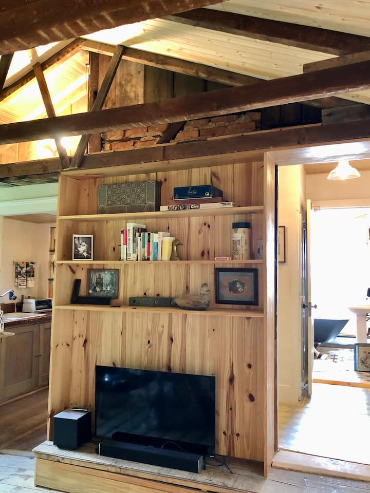 Cheerful Catskill Village Cottage - New York
