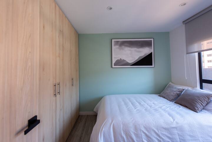 Secondary room has a semi-double bed (very comfortable) and a desk. 