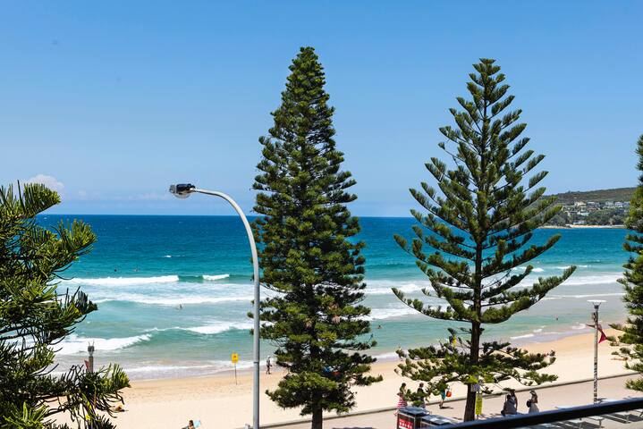 Luxury Manly Beachfront Apartment gallery image 2