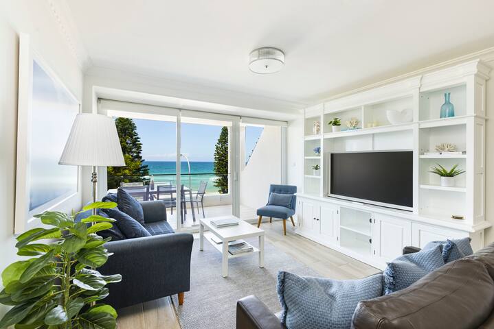 Luxury Manly Beachfront Apartment gallery image 3