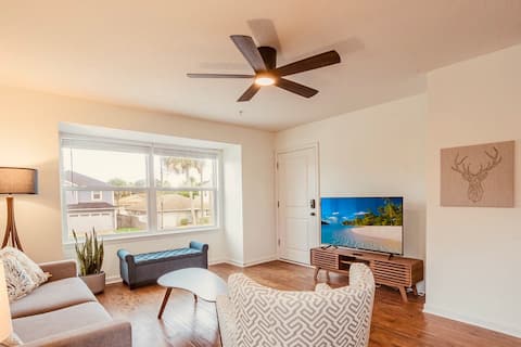 D - Mid Century Modern Beach Getaway Walk to Sand