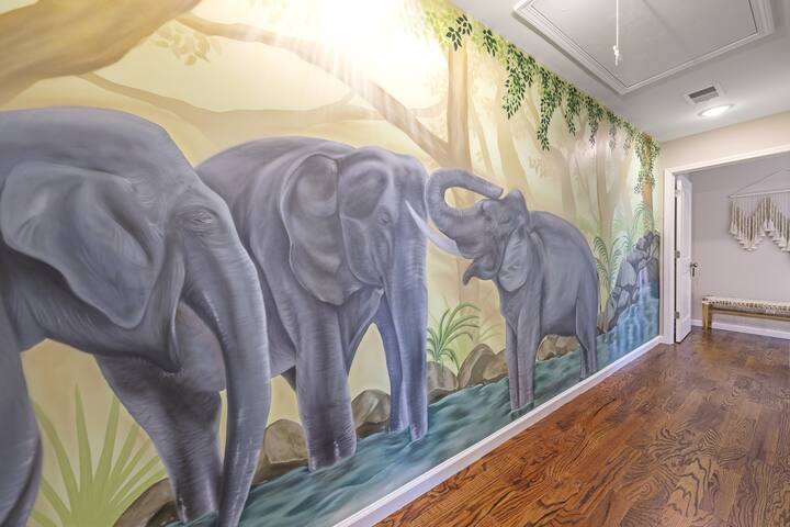 Modern Meets Culture – Top Floor Apartment gallery image 5