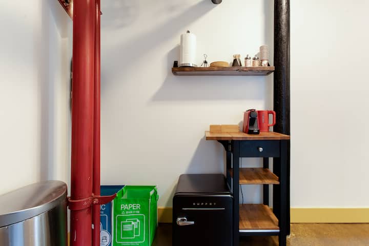2 Br Private Guest Suite In Brooklyn Bridge Loft - Jersey City, NJ
