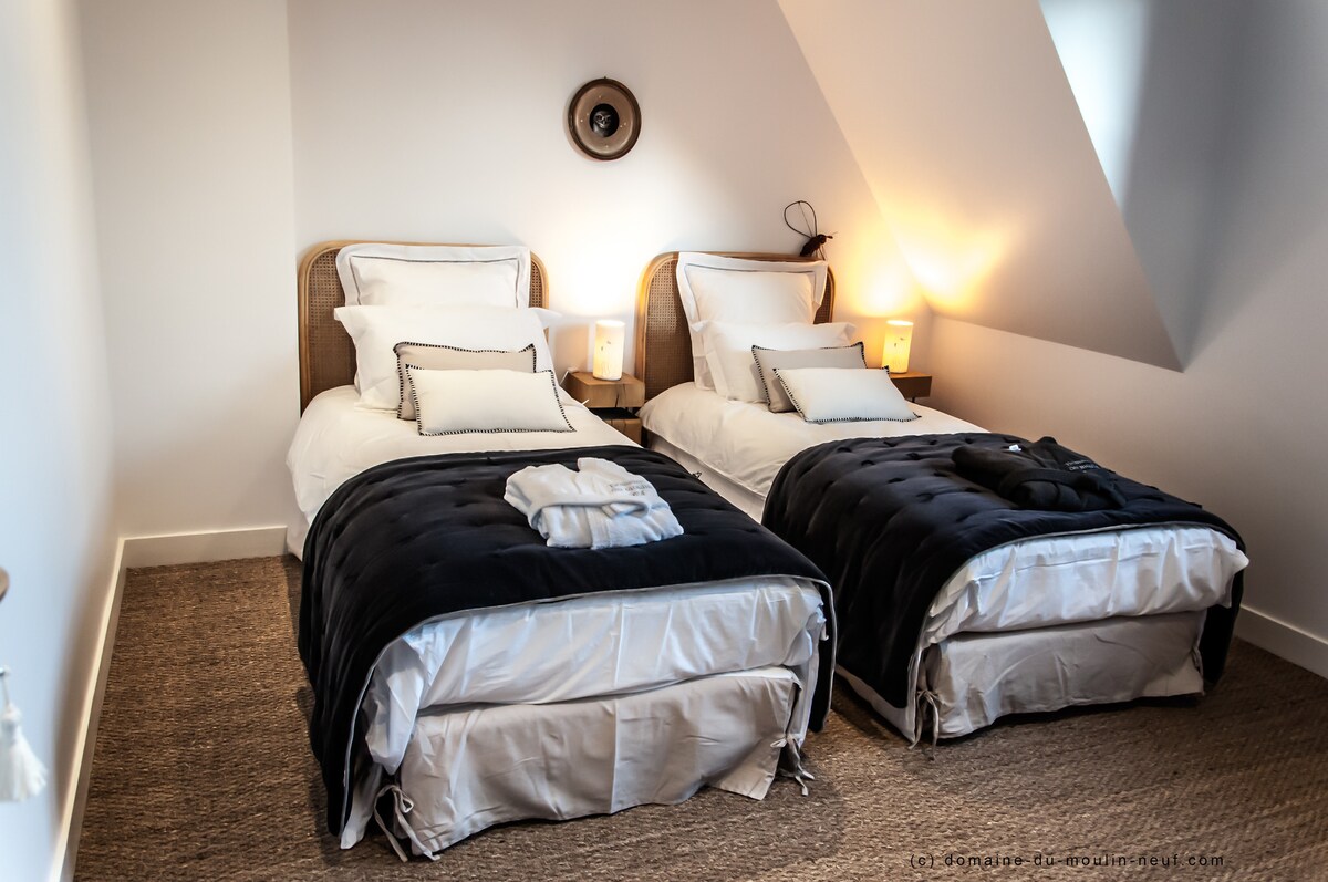 Slaapkamer 2: Slaapkamer 2: Slaapdromen! Kingsize bed 180 x 200 cm of tweeling 90 x 200 cm, configuratie op aanvraag voor aankomst.