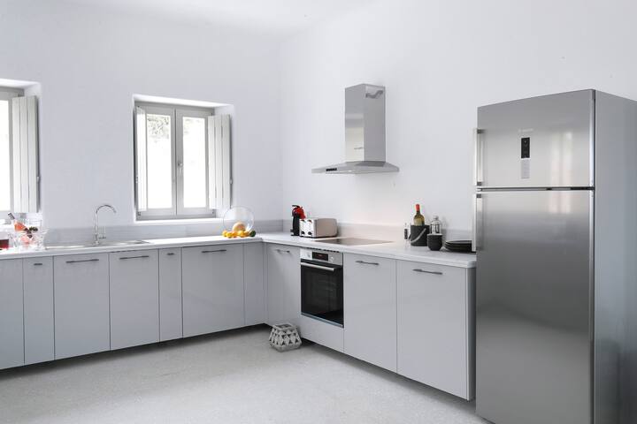 VIP Villa Pearl, Private pool, jacuzzi, sea view gallery image 3