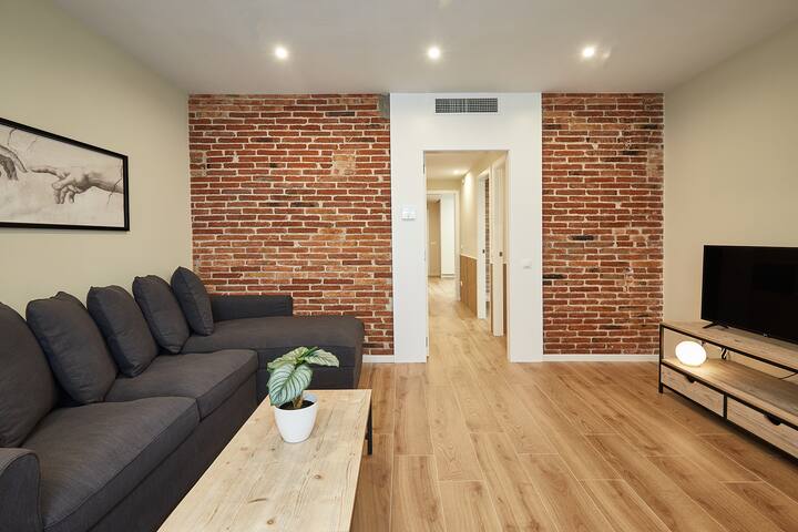 BBarcelona Sagrada Familia Superior 34 gallery image 4