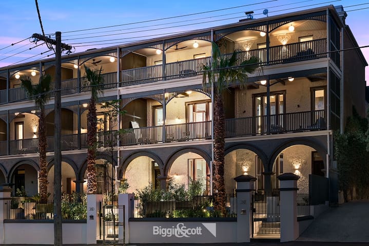 The Oslo “The Block”. 4Bed*4Bath*Parking*WiFi