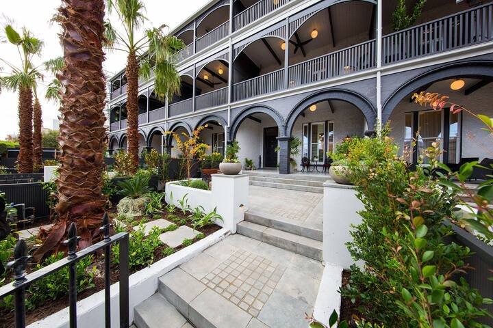 The Oslo “The Block”. 4Bed*4Bath*Parking*WiFi gallery image 4