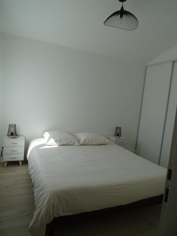Chambre lit queen size