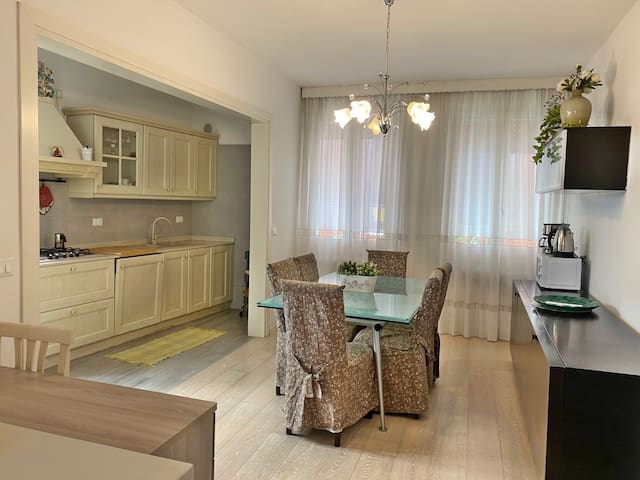 Great Central Apartment in SAN MARCO gallery image 2