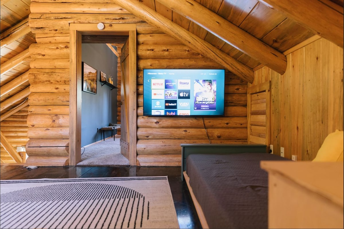 Upstairs Lounge Area with 55" smart TV