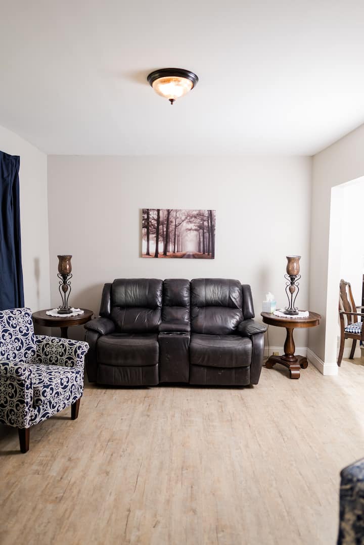 10 Best Airbnb Vacation Rentals In Flint, Michigan Trip101