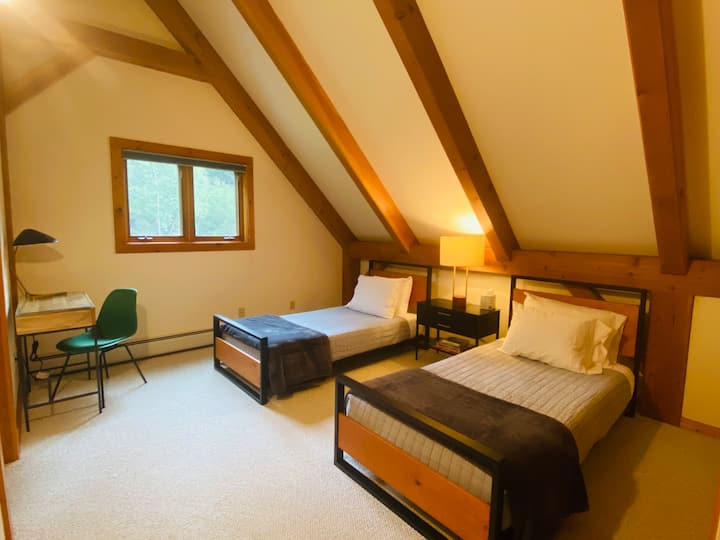 2 מיטות זוגיות