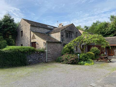 Traditional stone barn in the heart of The Dales