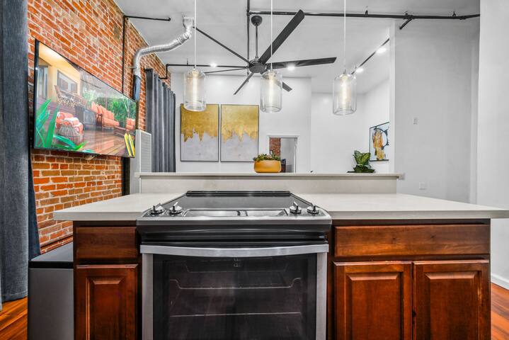 4 separate units in same building all connected gallery image 5