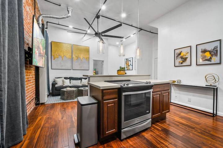 4 separate units in same building all connected gallery image 3