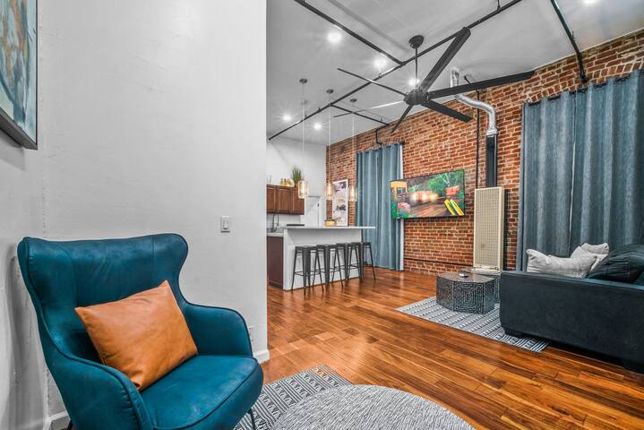 4 separate units in same building all connected gallery image 4