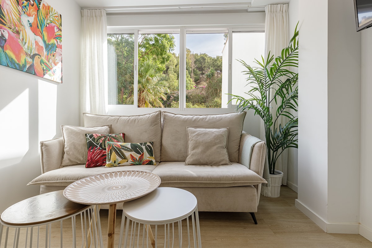 Anuncio de Airbnb popular: Cosy & Quiet apartment next to Plaza Merced en Málaga