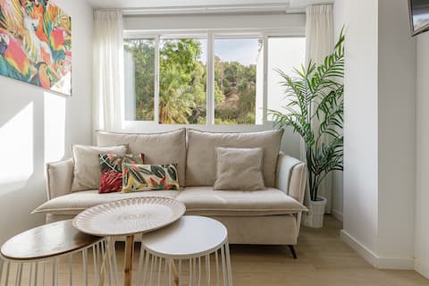 Popular Airbnb listing: Cosy & Quiet apartment next to Plaza Merced in Málaga