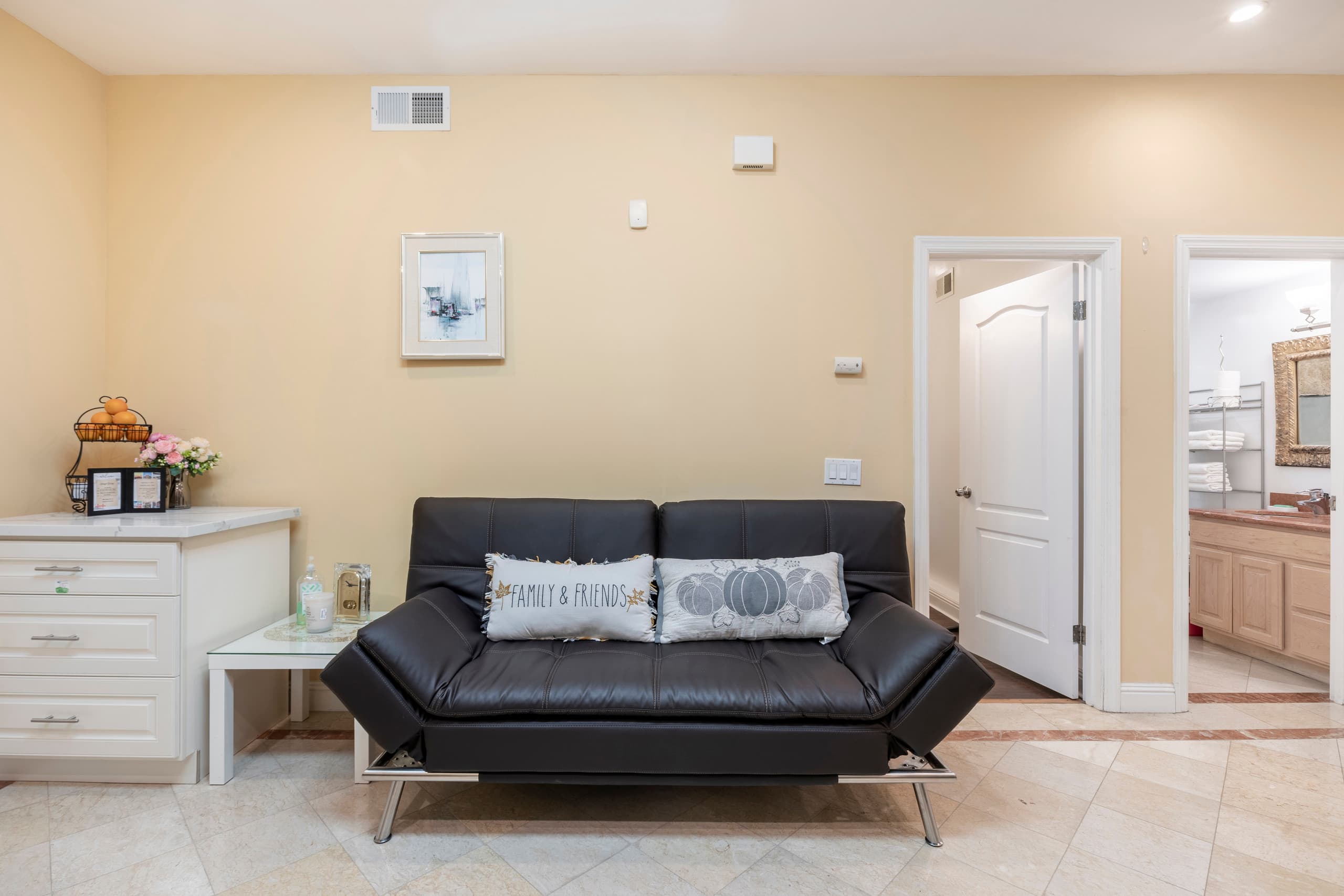 Home in San Francisco · ★4.92 · 2 bedrooms · 3 beds · 1 bath - Image 2