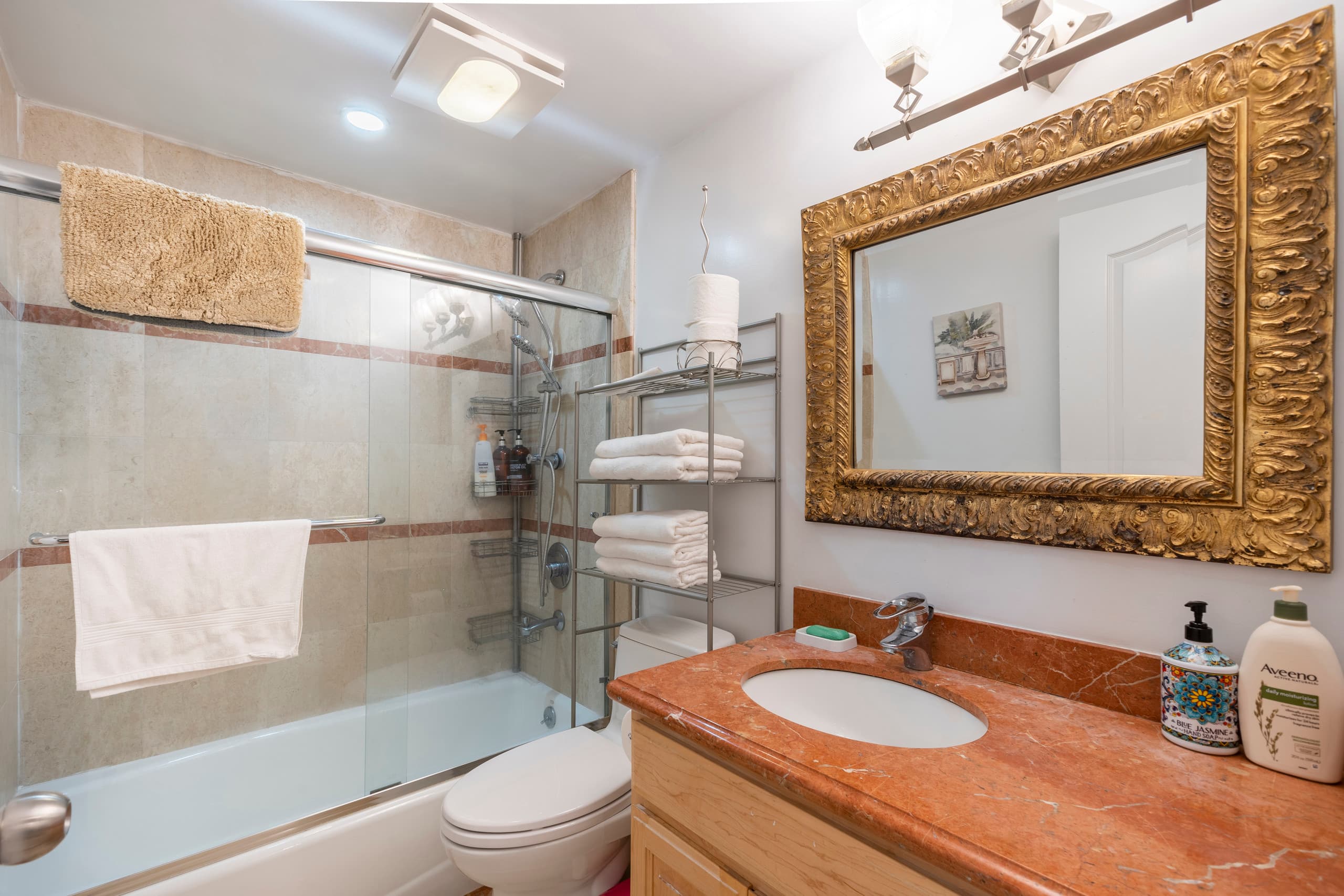 Home in San Francisco · ★4.92 · 2 bedrooms · 3 beds · 1 bath - Image 24