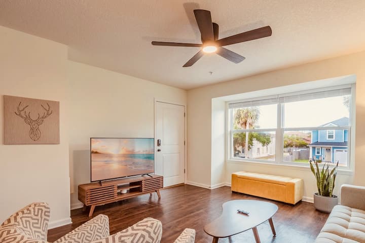 C - Mid Century Modern Beach Getaway Walk To Sand - Jacksonville Beach, FL
