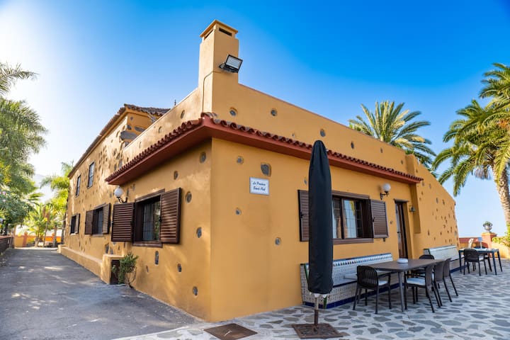 Jose Manuel managed Airbnb listing 1