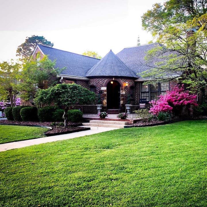 12. Historic " Turret House" established in 1937 Houses for Rent in Boaz, Alabama, United