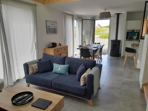 Successful Airbnb property: New house 4 min walk to the beach in Landéda