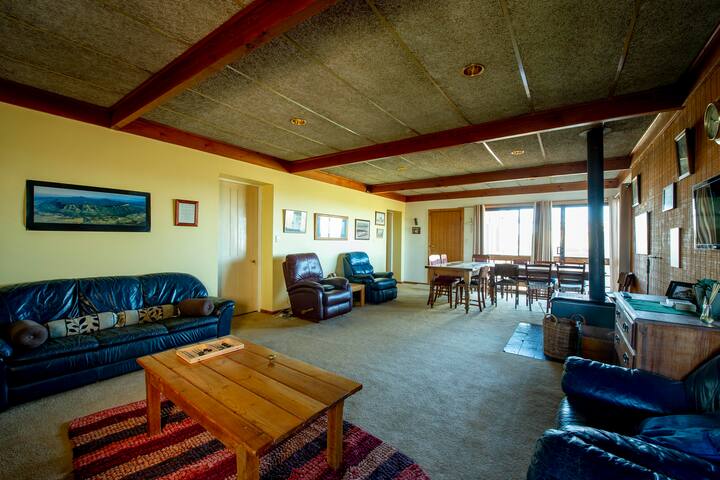 A Beautiful Large Farm House - Jamestown