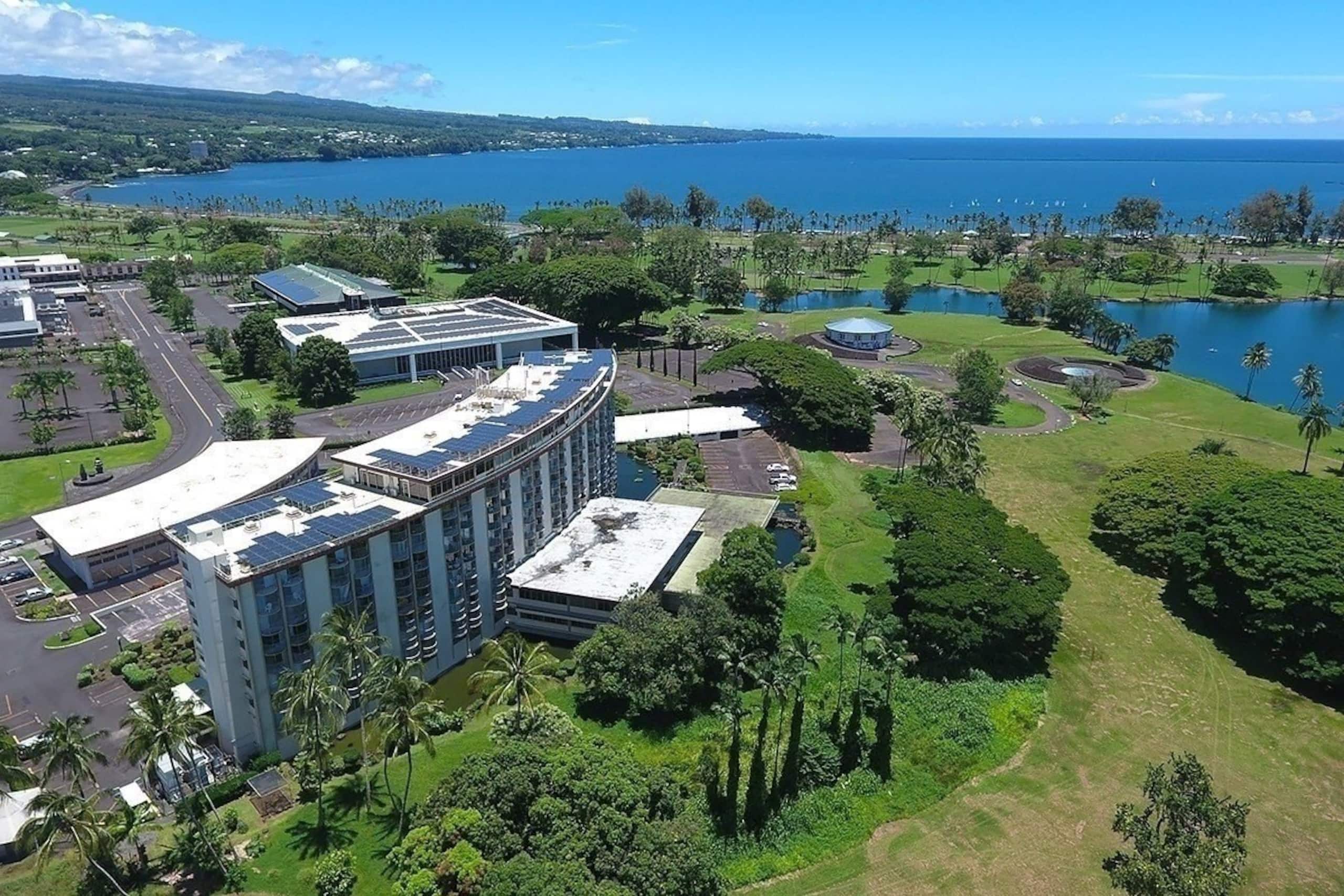 Condo in Hilo · ★4.91 · 2 bedrooms · 2 beds · 2 private baths - Image 27