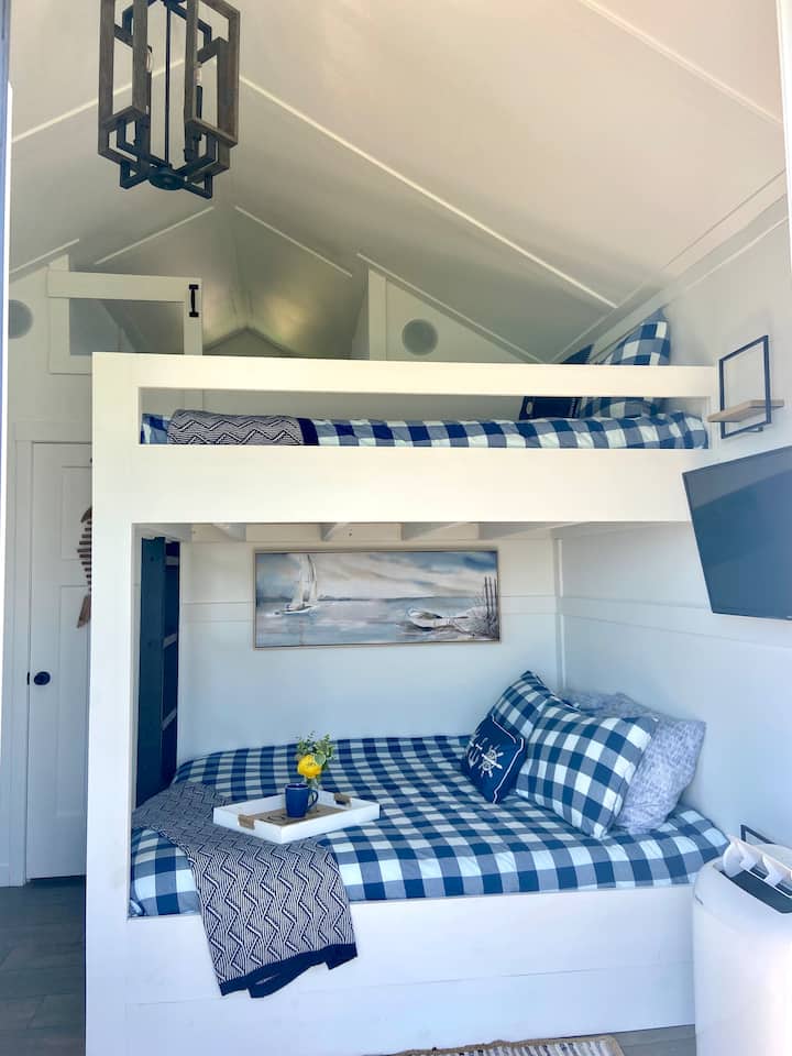 Waterfront Beach Bunkhouse cottage private & cozy Vacation homes for Rent in BordenCarleton