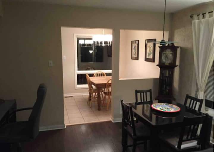 Marjan Lane Home, In A Very Quiet, Peaceful Area! - Hamilton