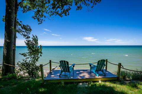 Bluegrass Beach House located on Lake Michigan
