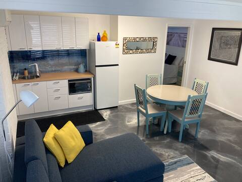 Top performing Airbnb: MANNING has it all!! STYLE,SUN ,SHOPS and SURF !! in Coffs Harbour