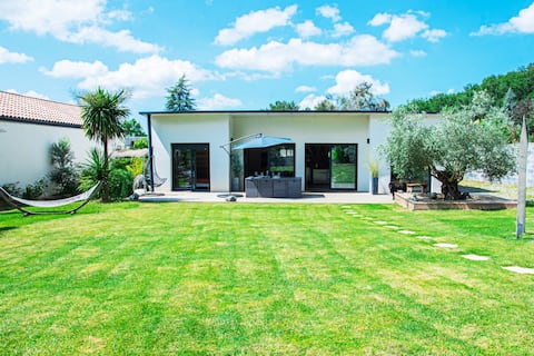 La Villa Ô Bois 
Pool & Foosball – Forest View