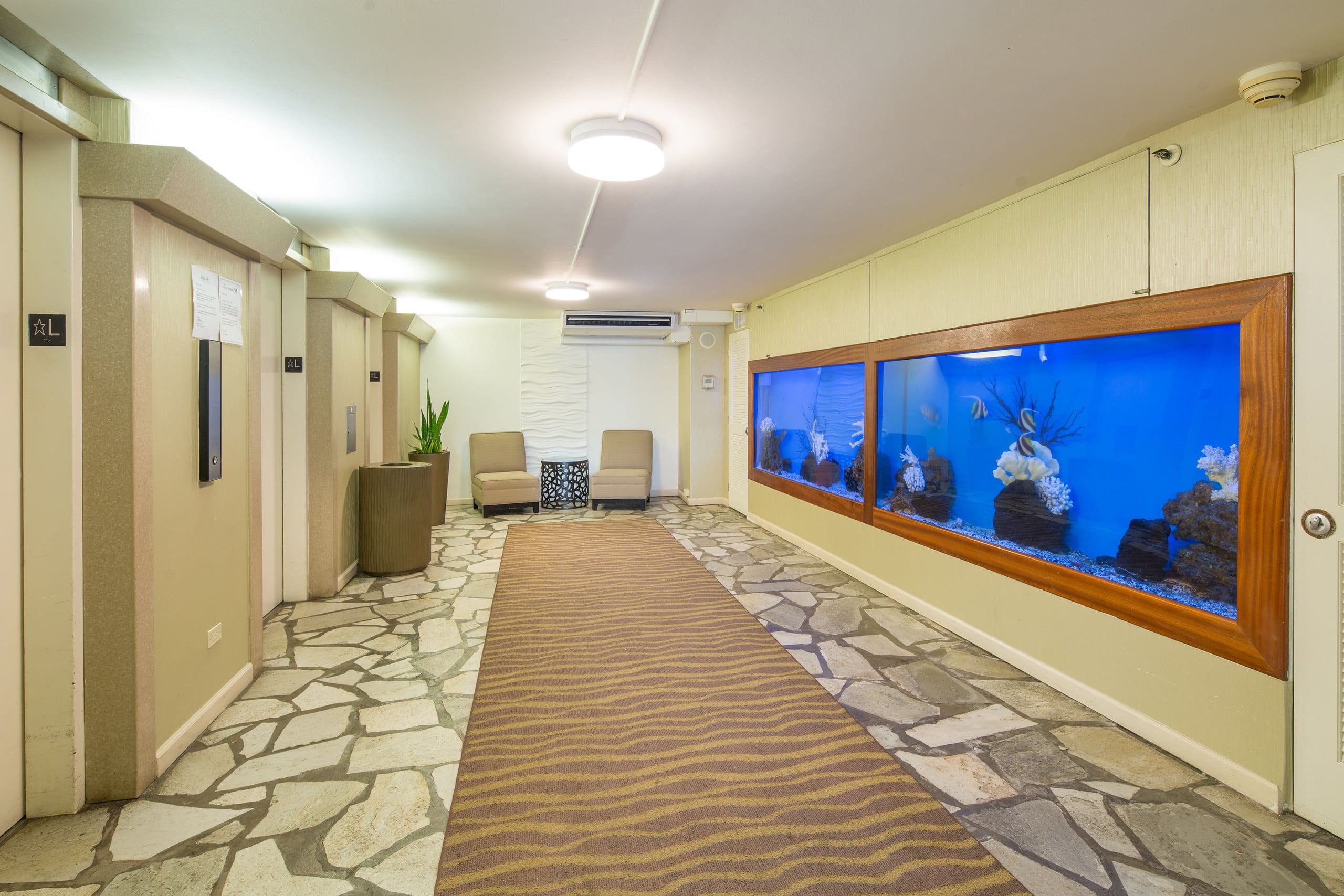 Condo in Honolulu · ★4.81 · Studio · 1 bed · 1 shared bath - Image 36