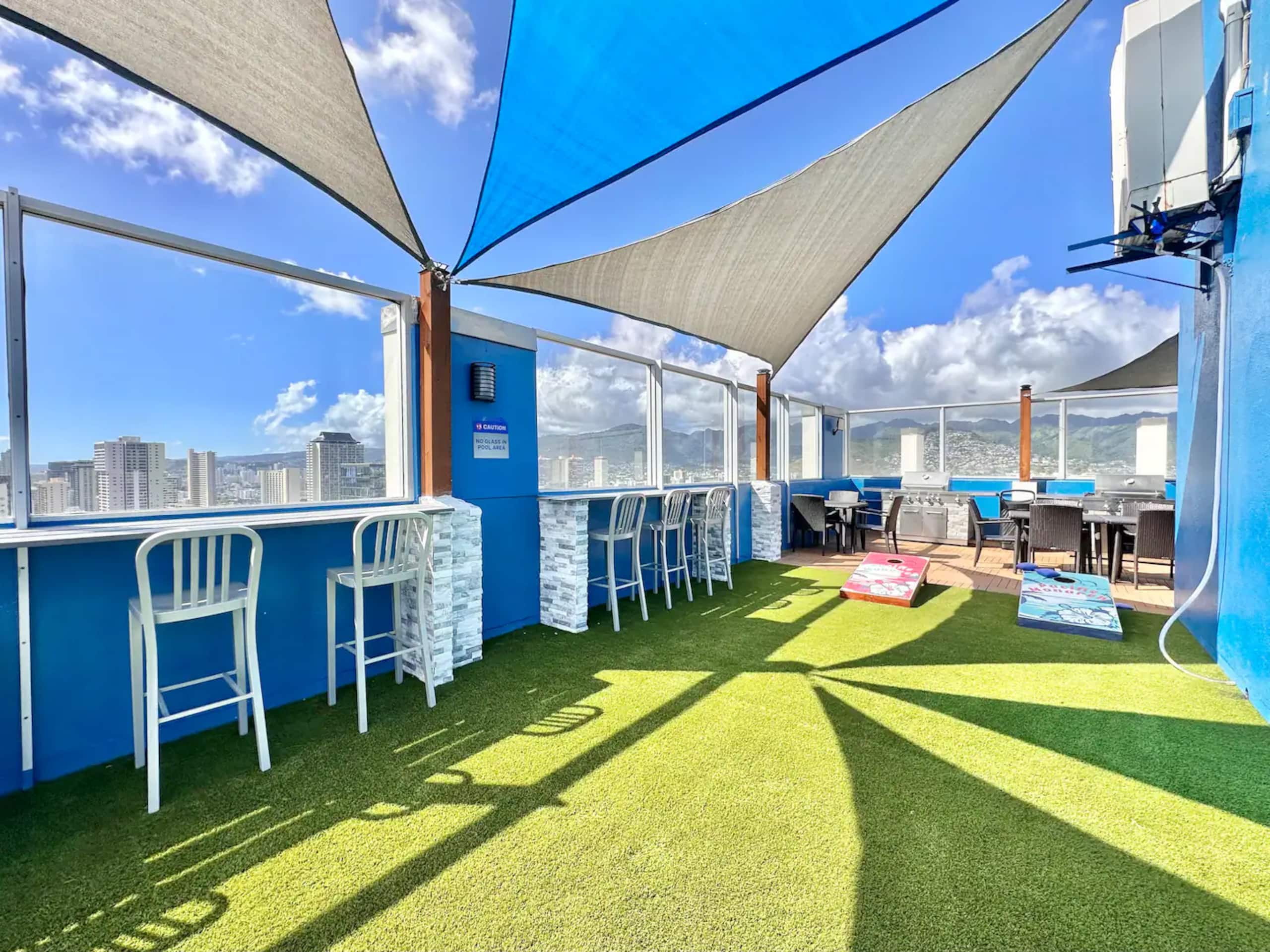 Condo in Honolulu · ★4.81 · Studio · 1 bed · 1 shared bath - Image 25