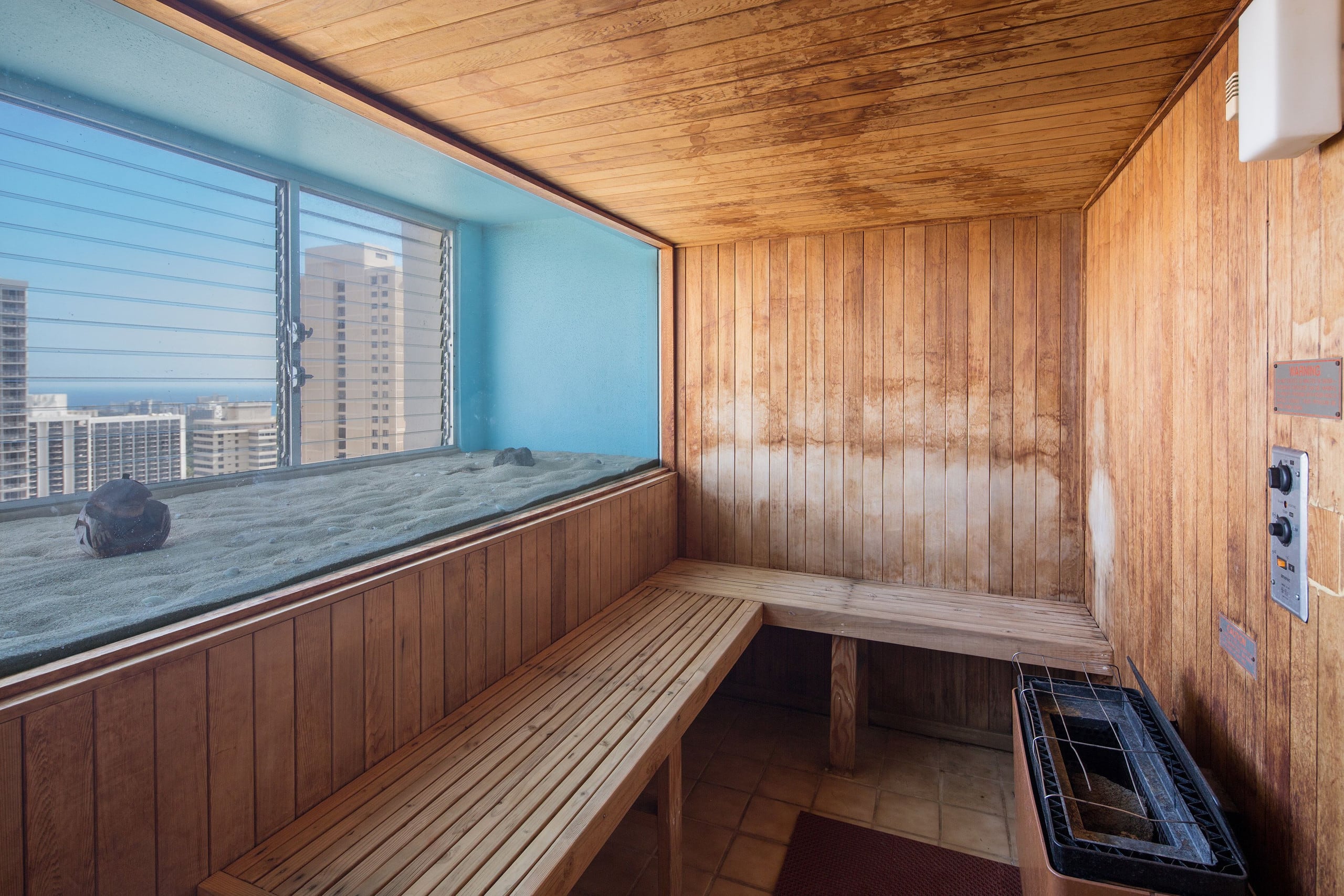 Condo in Honolulu · ★4.81 · Studio · 1 bed · 1 shared bath - Image 35
