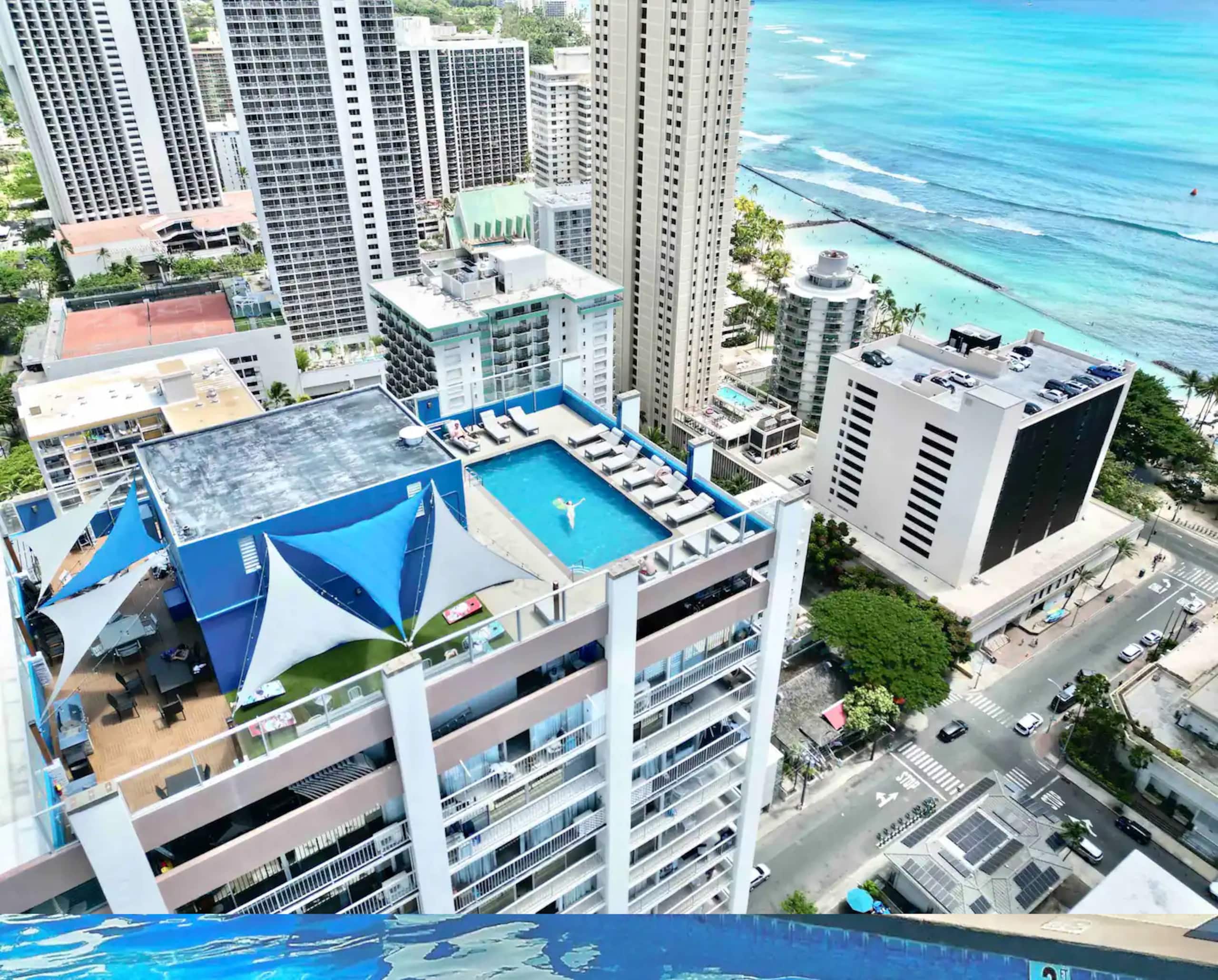 Condo in Honolulu · ★4.81 · Studio · 1 bed · 1 shared bath - Image 30