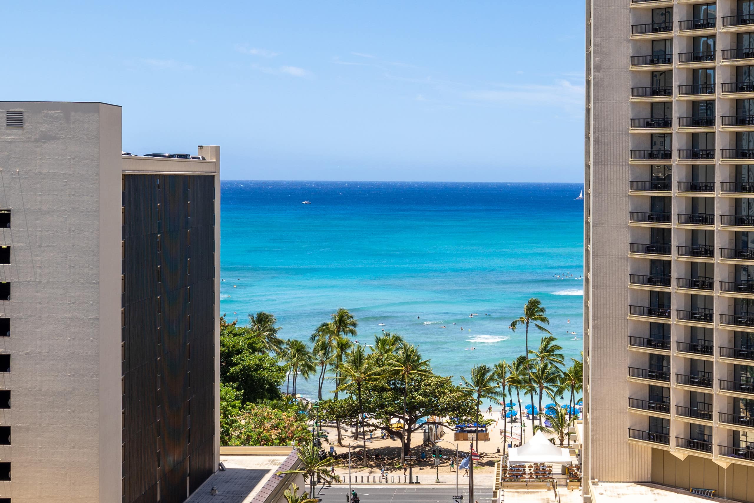 Condo in Honolulu · ★4.88 · 1 bedroom · 2 beds · 1 bath - Image 40